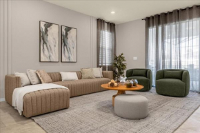 6 Bedrooms- 4,5 Bathrooms- Windsor Island4075 La